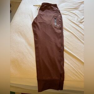 NWOT Vuori men’s Sunday Performance Joggers XL